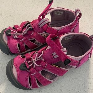 Size 13 keen Sandals